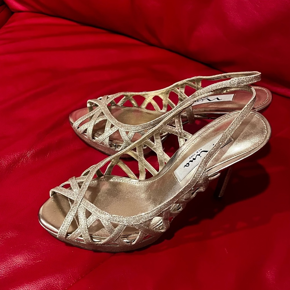 Heels - Picture 2 of 13